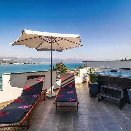 Apartamento 1 Bedroom Amazing In Trogir