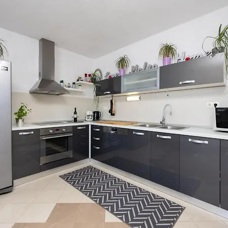Cozy In With Sauna Apartament *