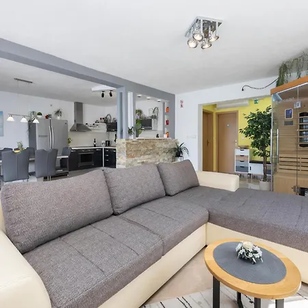 Apartament Cozy In With Sauna Trogir
